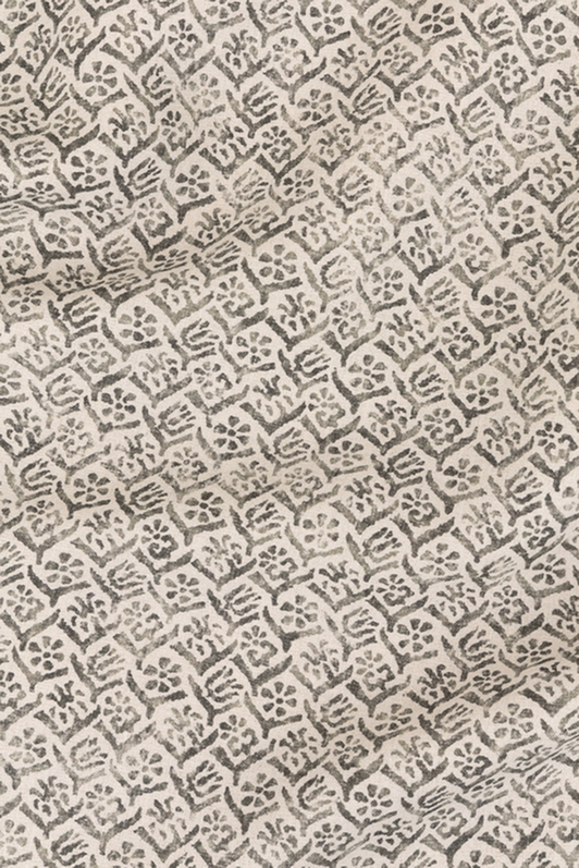 1006LI-13 | petite fleur | shades of gray